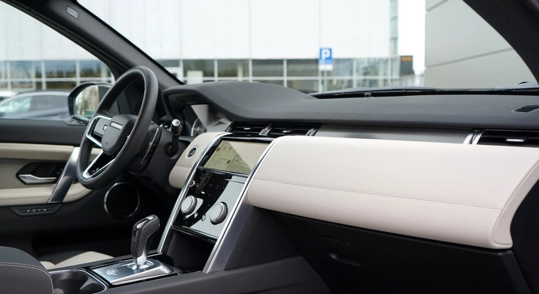 Land Rover Discovery Sport cena 234900 przebieg: 8097, rok produkcji 2023 z Trzebiatów małe 379